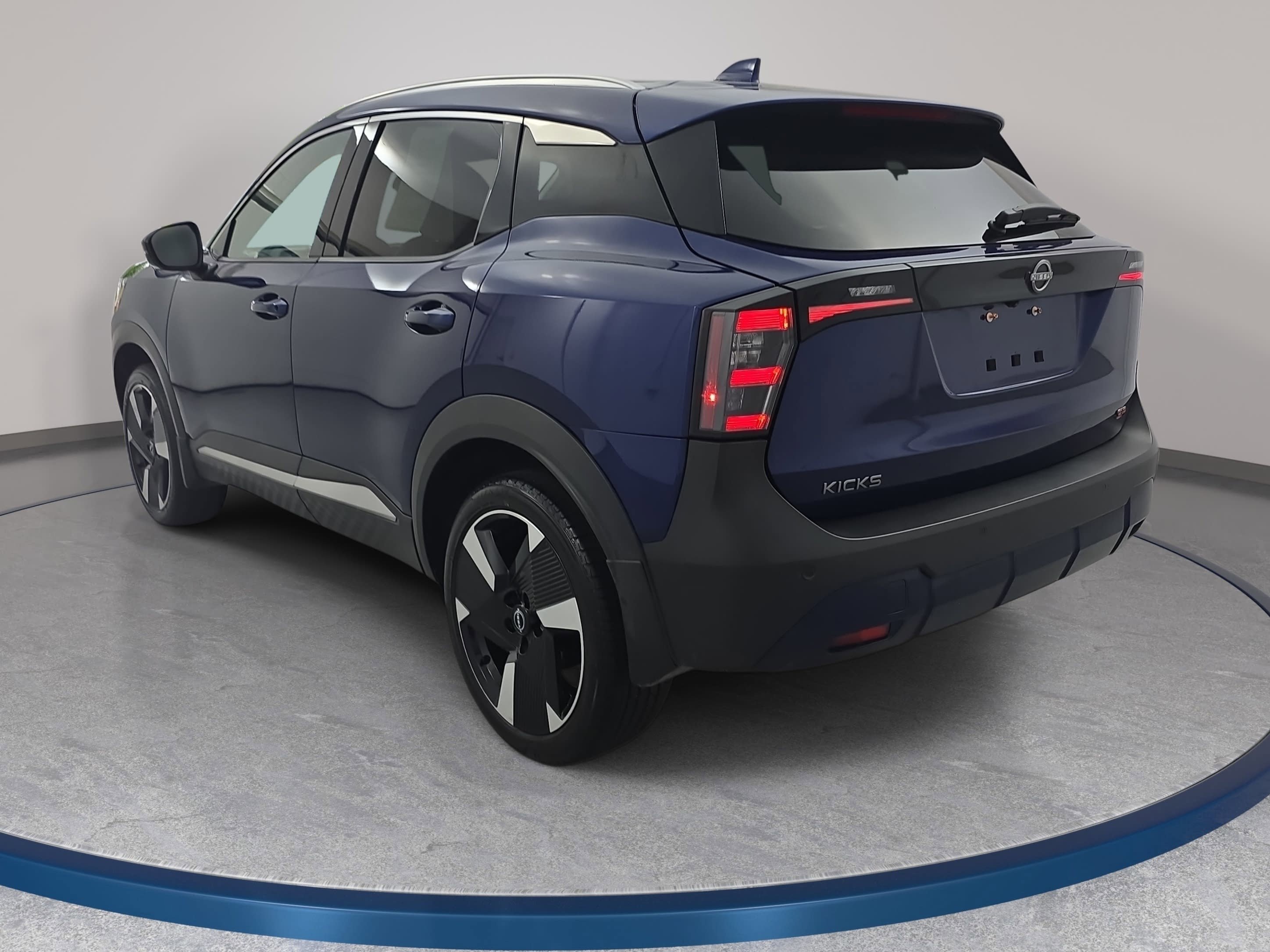 Certified 2025 Nissan Kicks SR w/ SR Premium Package FWD image 7
