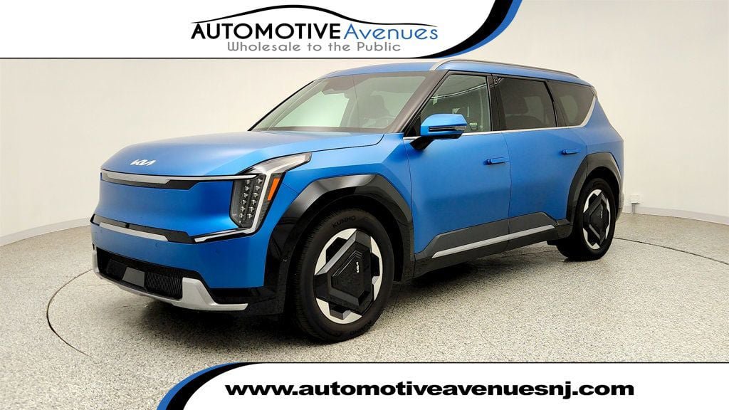 Used 2024 Kia EV9 Land AWD/4WD image 1