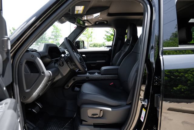 New 2026 Land Rover Defender 110 OCTA AWD/4WD image 4