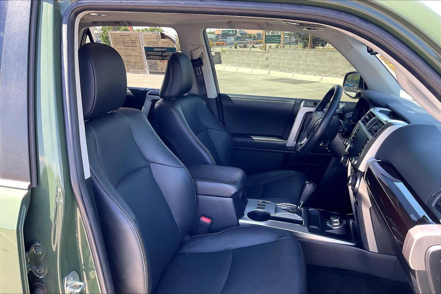 Used 2022 Toyota 4Runner Limited AWD/4WD image 9