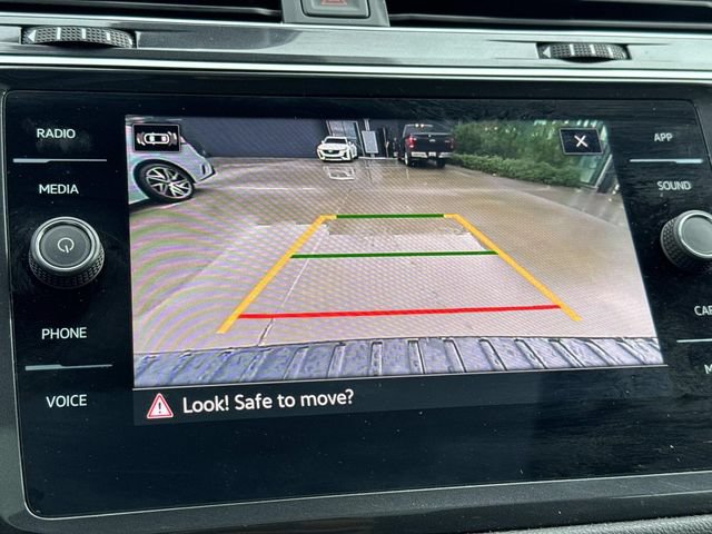 Used 2024 Volkswagen Tiguan SE R-Line FWD image 32