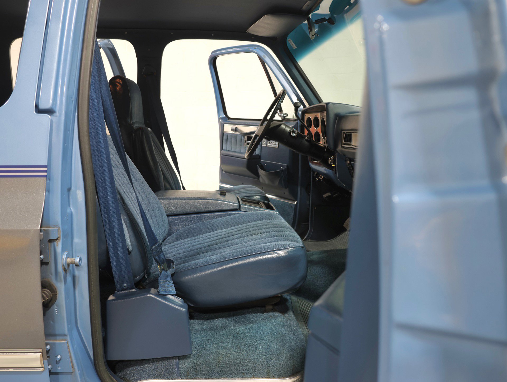 Used 1987 GMC Suburban 2WD image 76