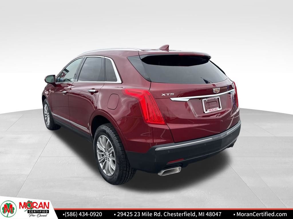 Used 2018 Cadillac XT5 Luxury w/ Driver Awareness Package FWD image 3