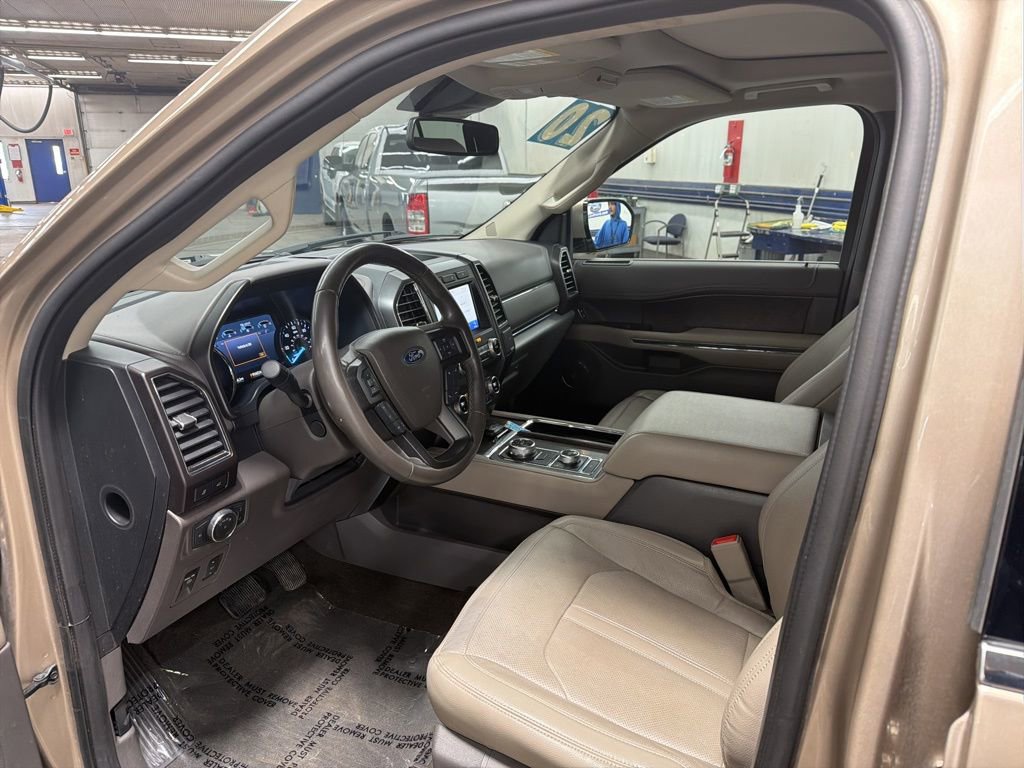Used 2020 Ford Expedition Limited w/ Equipment Group 301A image 20