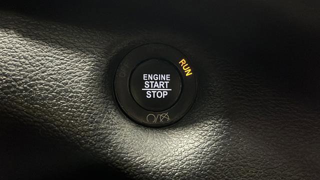 Used 2020 Jeep Cherokee Trailhawk AWD/4WD image 21