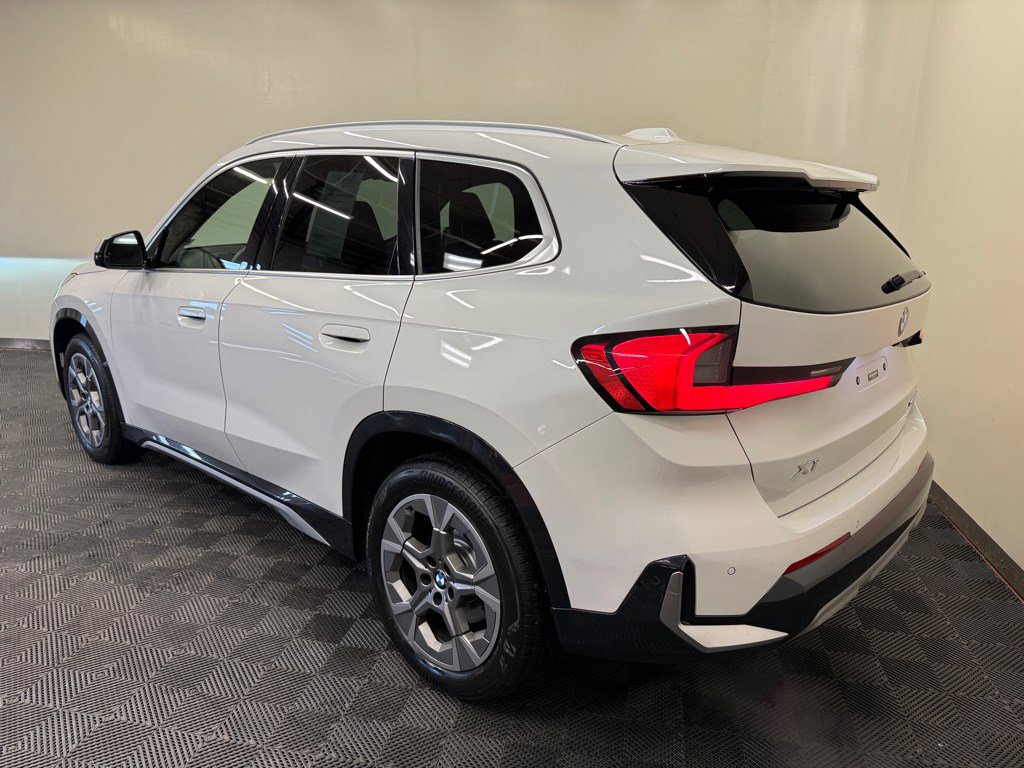 Used 2023 BMW X1 xDrive28i w/ Premium Package AWD/4WD image 2