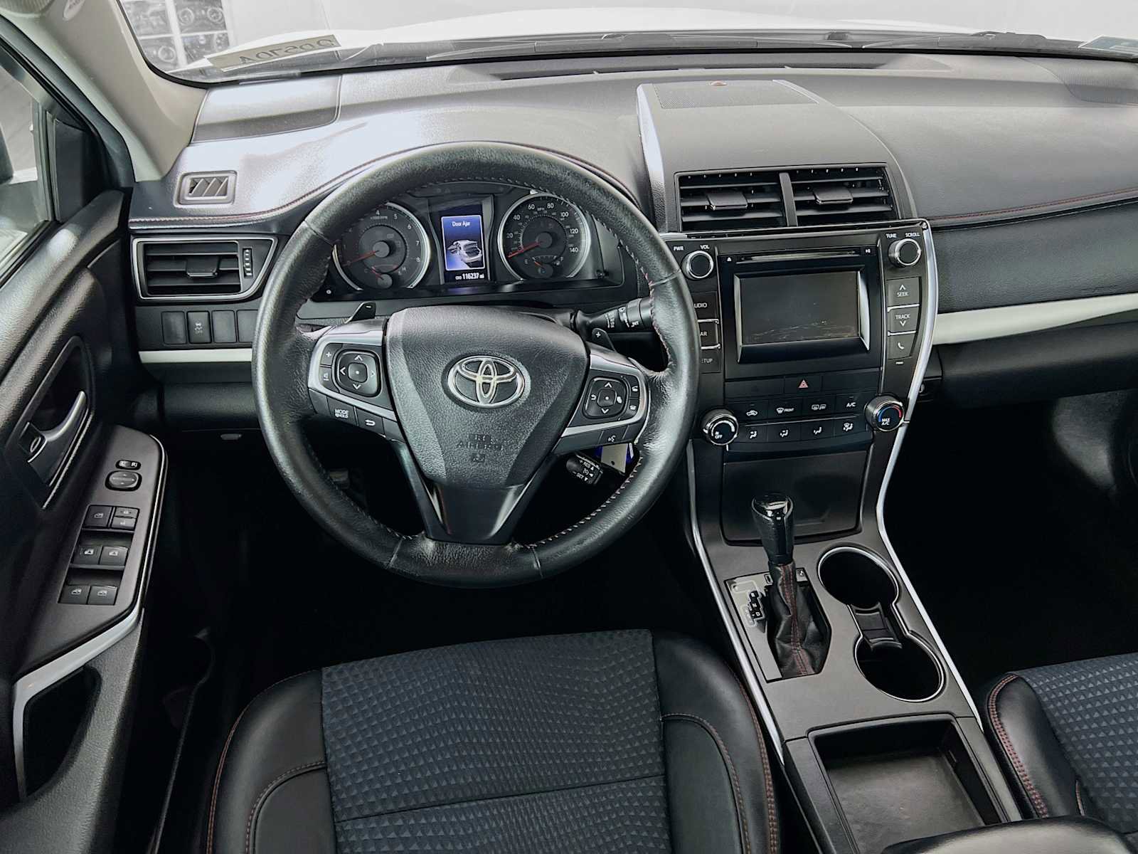 Used 2015 Toyota Camry SE image 21