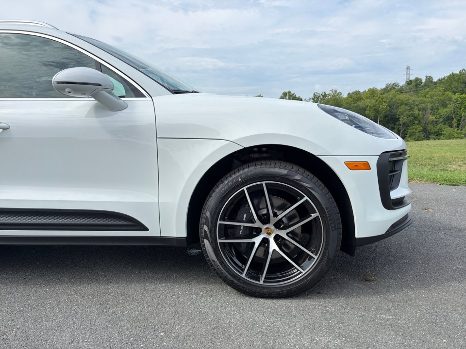 New 2026 Porsche Macan AWD/4WD image 11