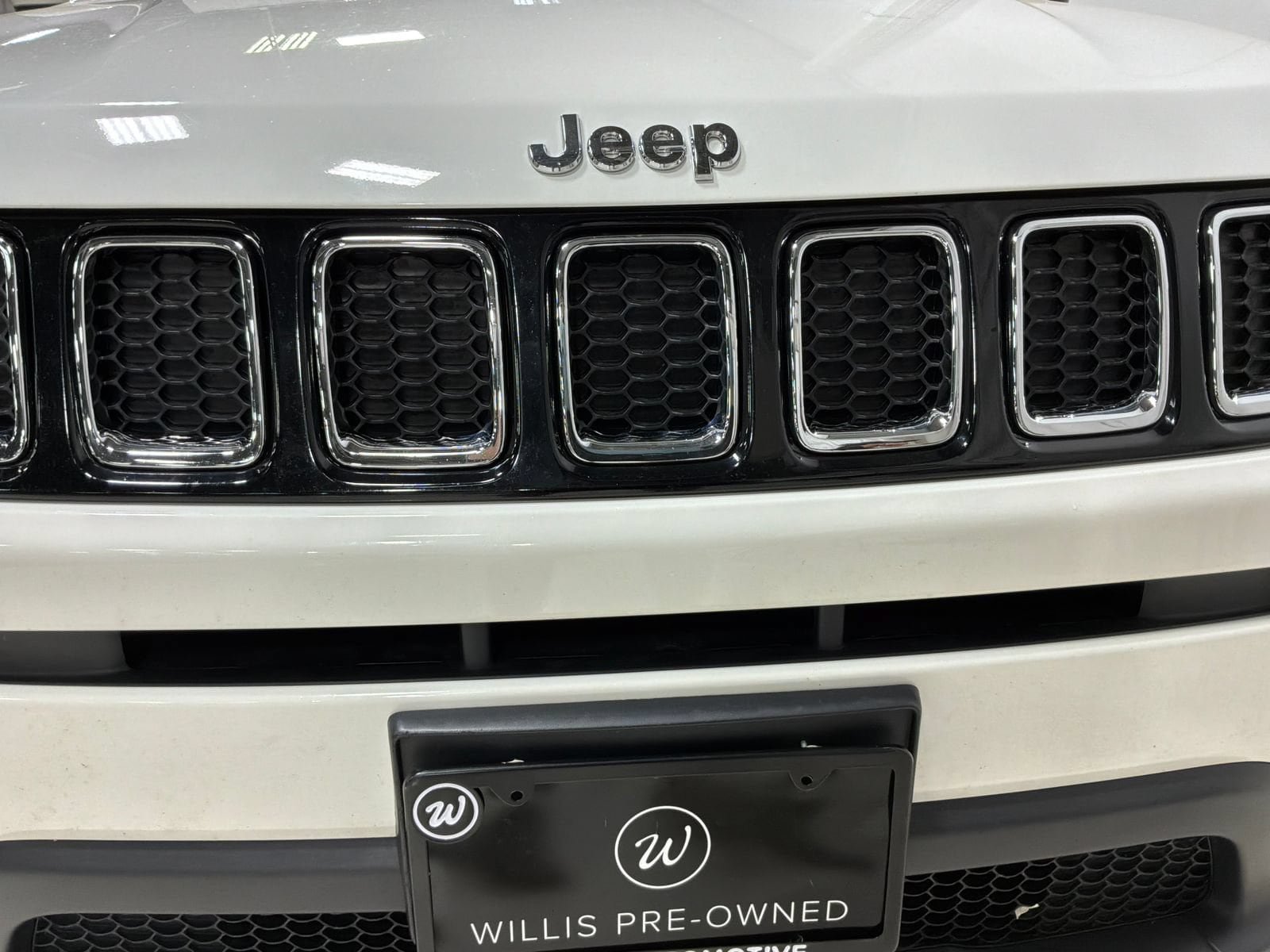 Used 2018 Jeep Compass Latitude w/ Popular Equipment Group AWD/4WD image 28