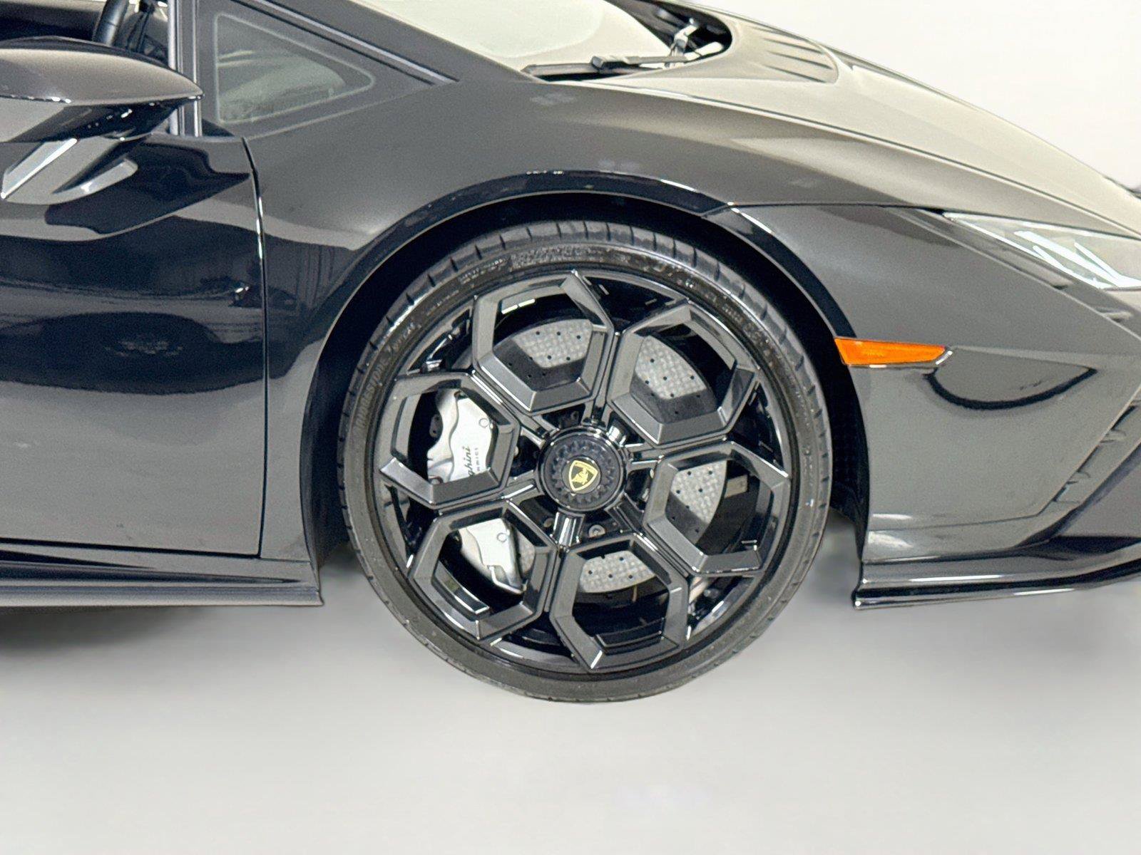 Used 2023 Lamborghini Huracan Tecnica RWD image 39