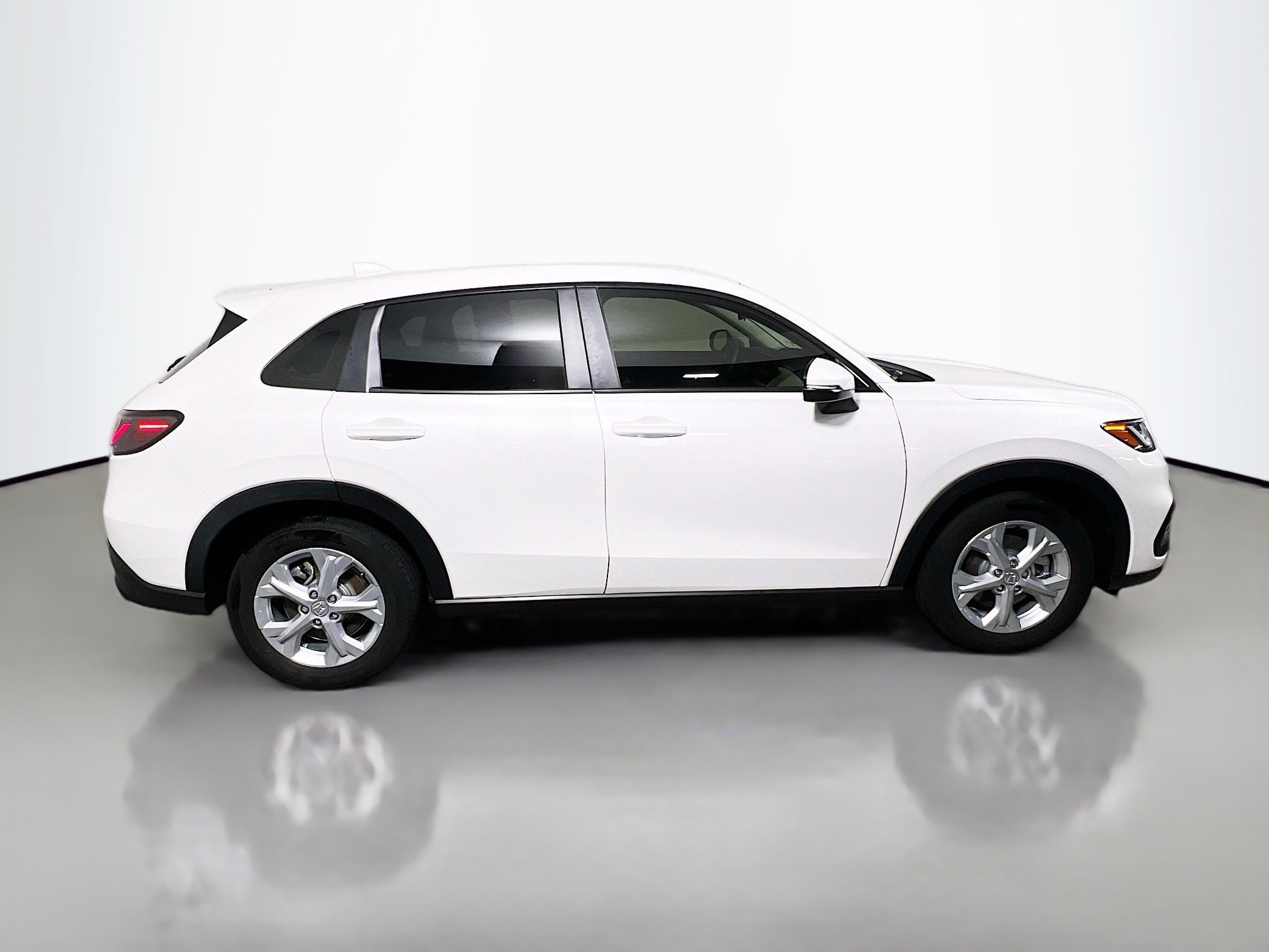 Used 2024 Honda HR-V LX image 3