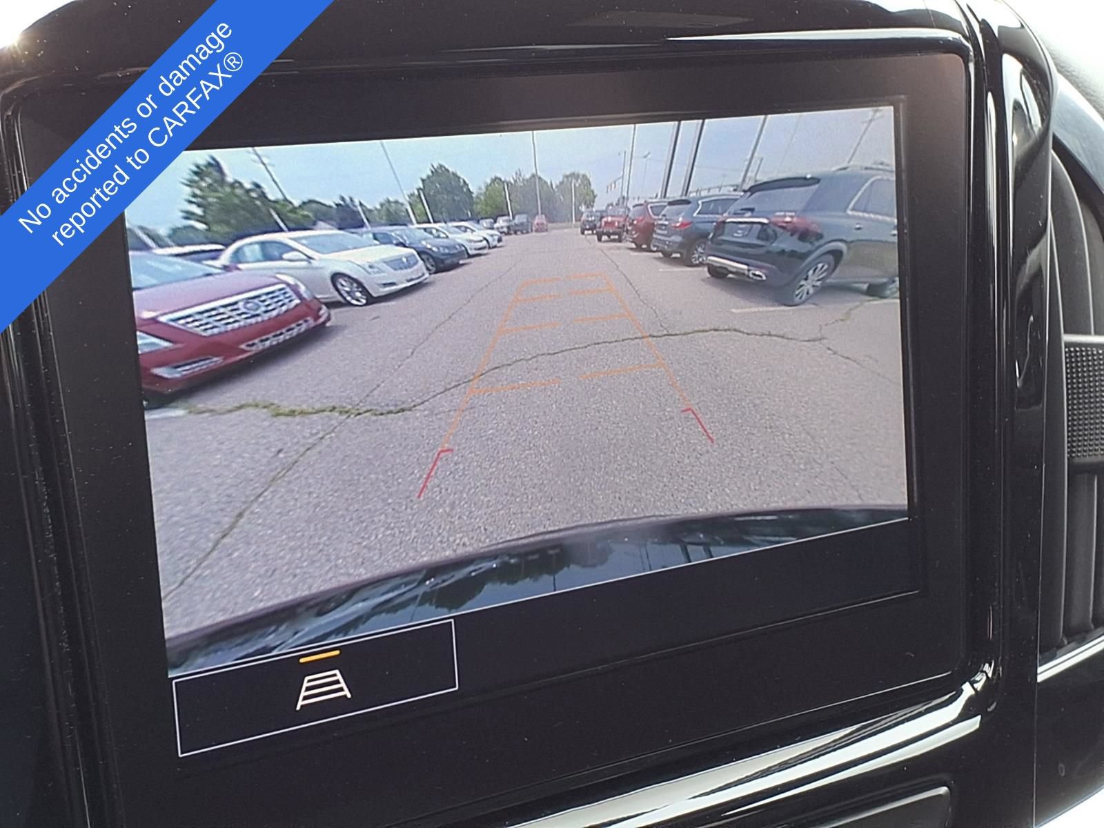 Used 2023 Chevrolet Traverse LT FWD image 23