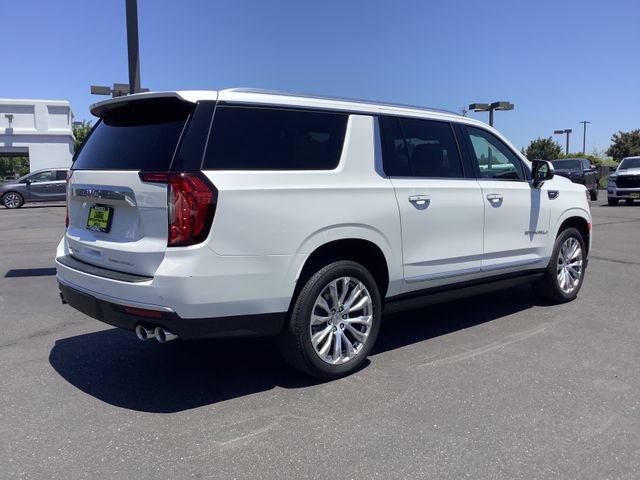 Used 2022 GMC Yukon XL Denali AWD/4WD image 34
