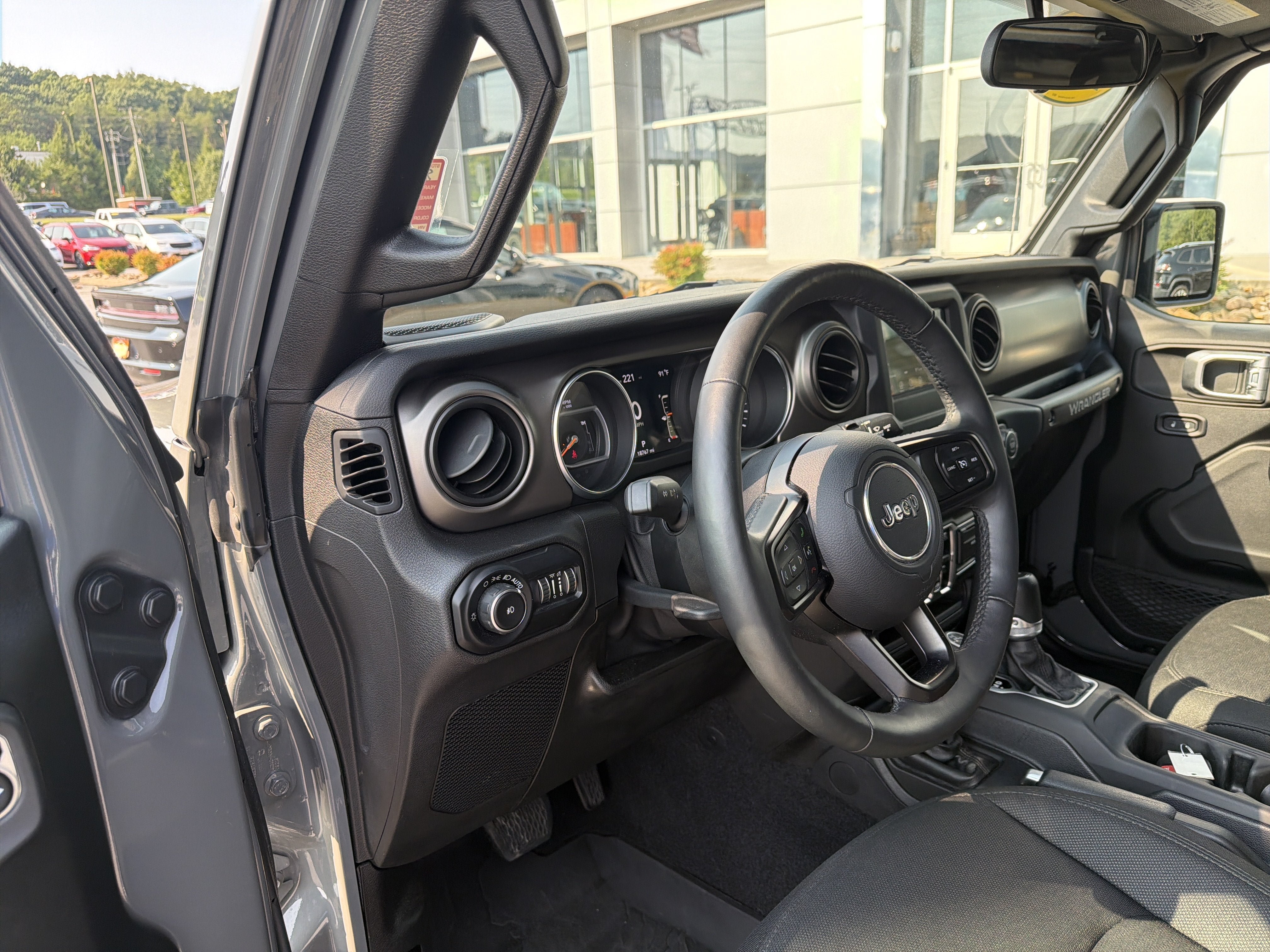Used 2018 Jeep Wrangler Unlimited Sport S AWD/4WD image 17