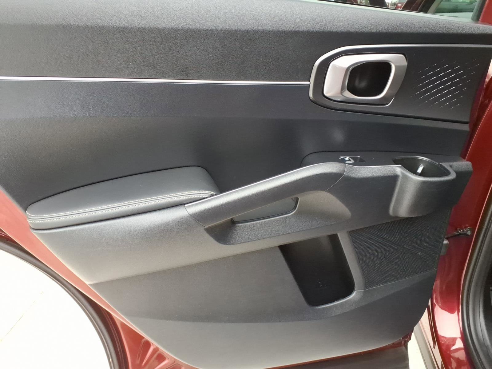 Used 2025 Kia Sorento EX image 16