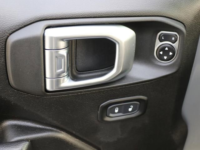 Used 2023 Jeep Wrangler Sport S image 17