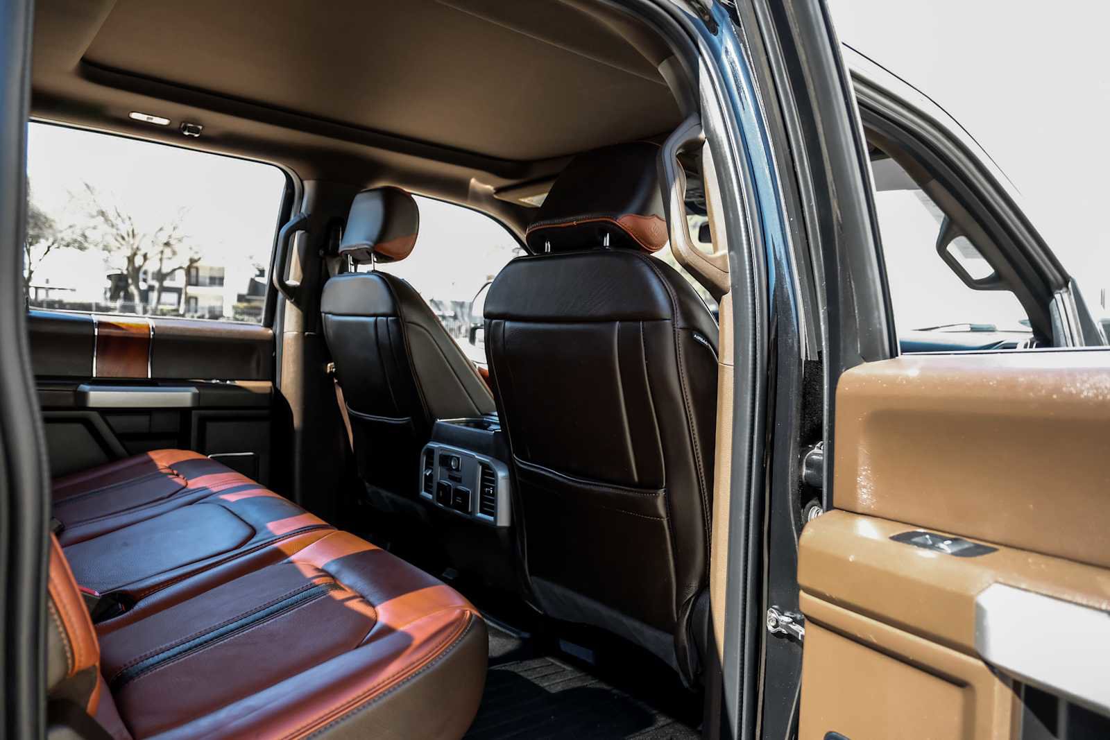 Used 2022 Ford F450 King Ranch w/ King Ranch Ultimate Package image 35