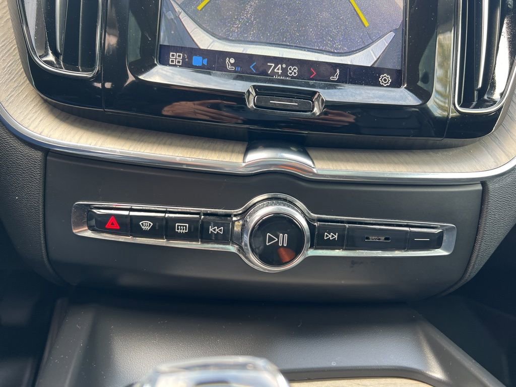 Used 2022 Volvo XC60 T8 Inscription image 22