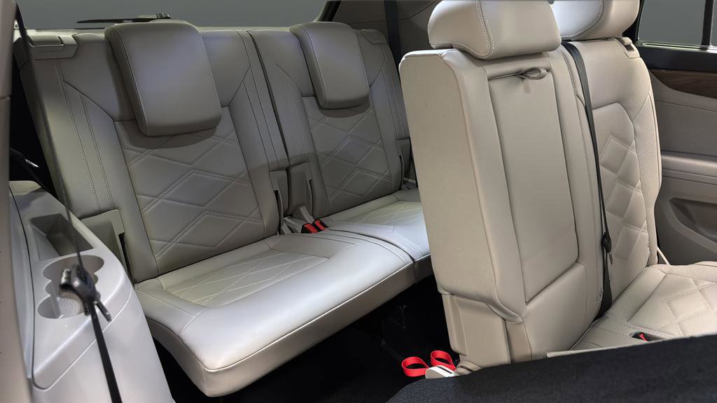 Used 2024 Volkswagen Atlas SE w/ Black Wheel Package image 26