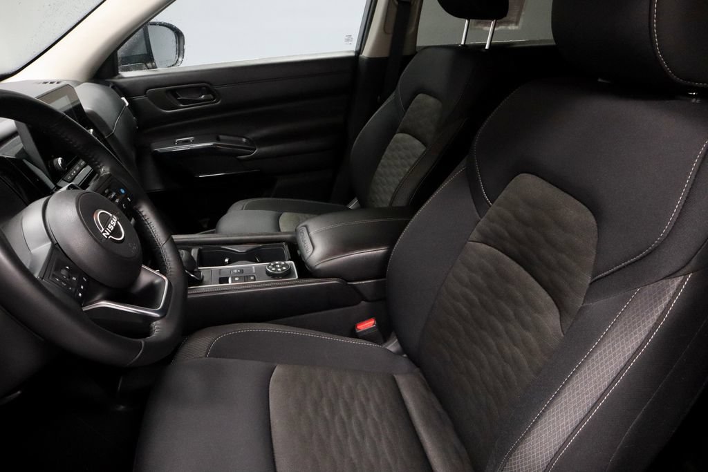 Certified 2025 Nissan Pathfinder SV AWD/4WD image 24