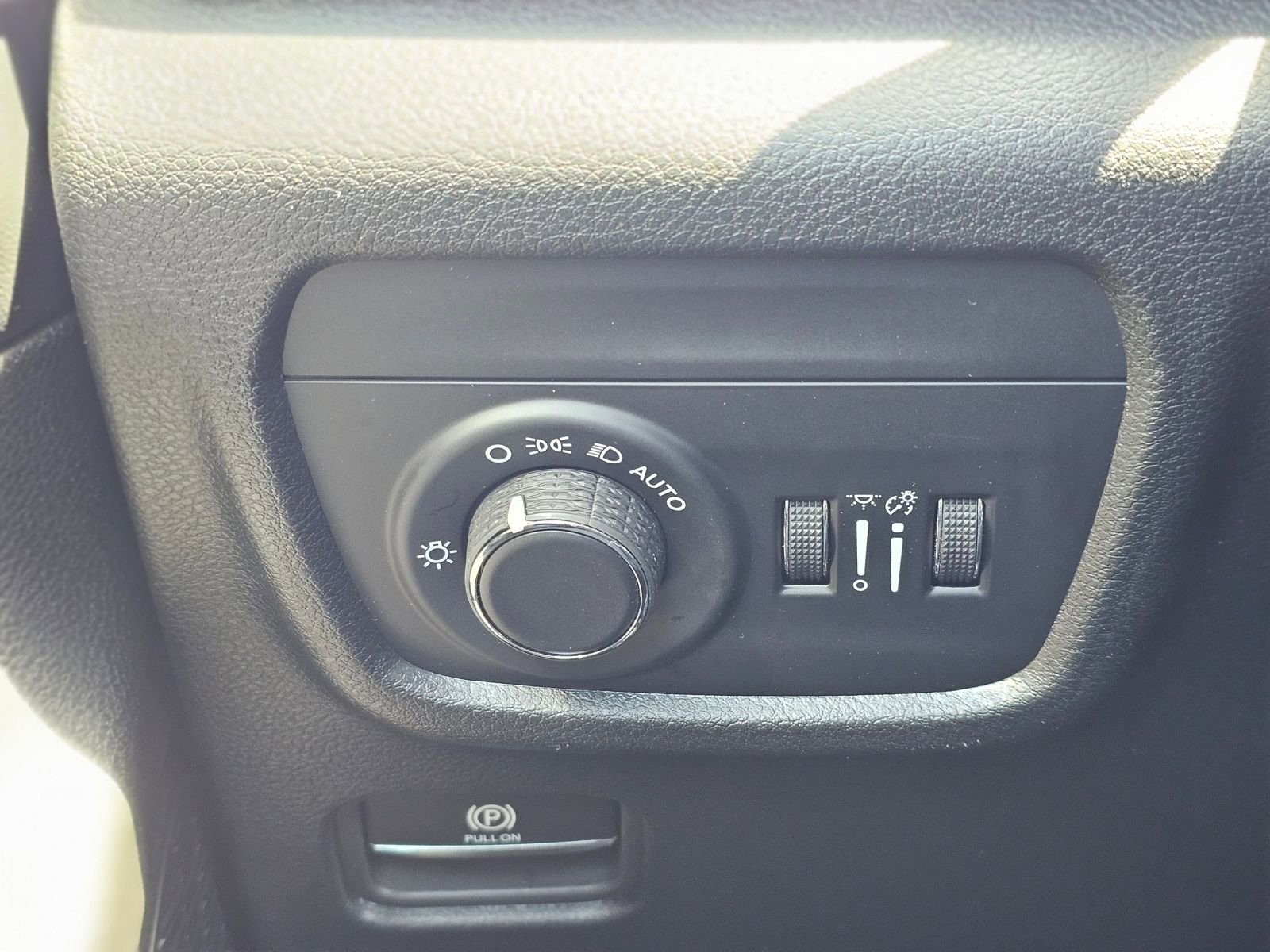 New 2026 Jeep Grand Cherokee Altitude RWD image 17