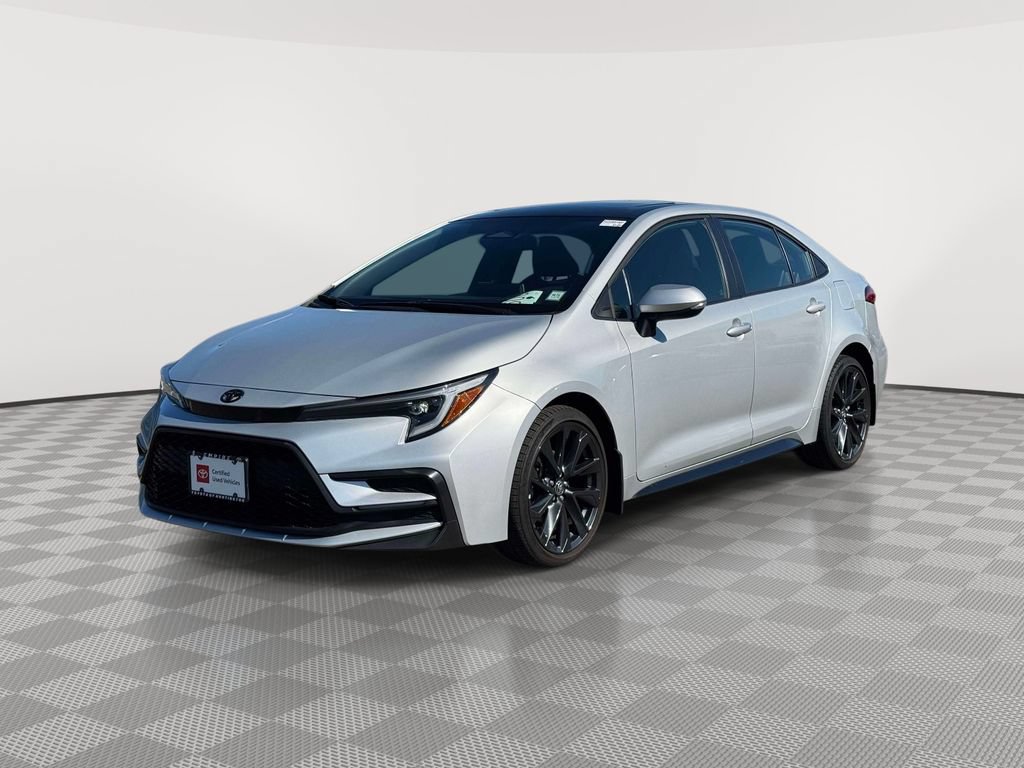 Used 2023 Toyota Corolla XSE FWD image 3