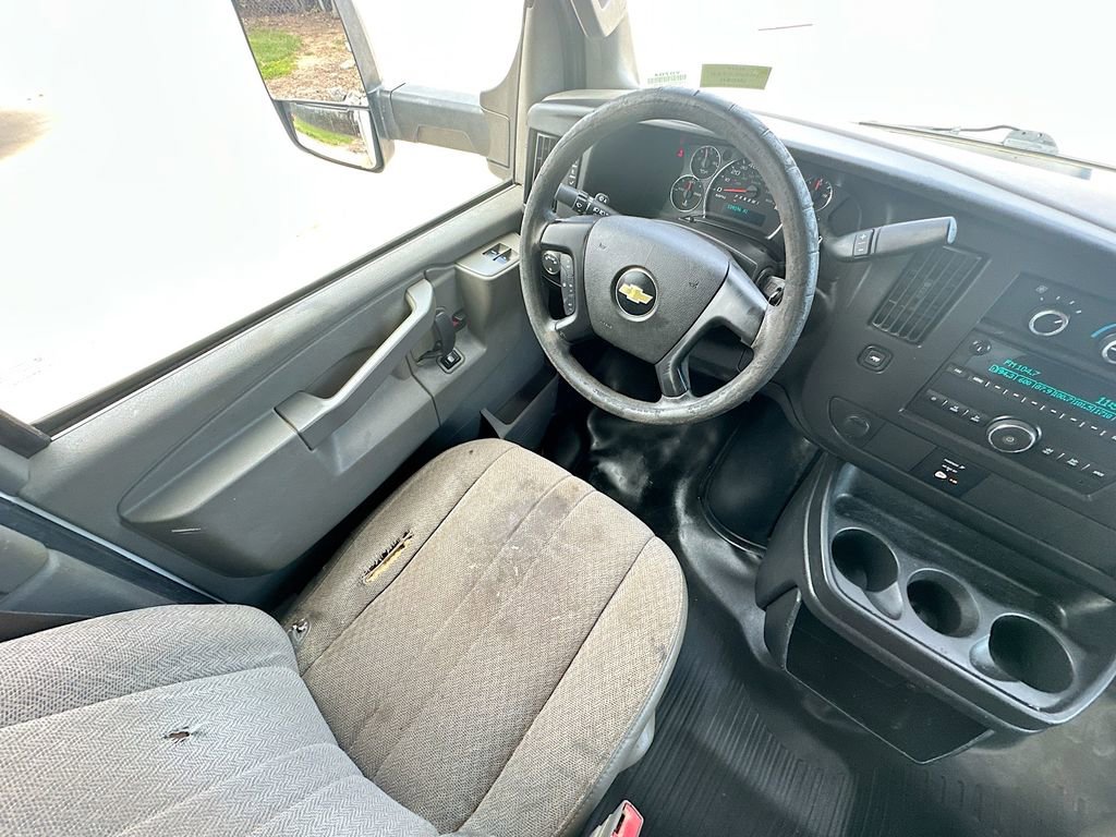 Used 2016 Chevrolet Express 3500 image 8