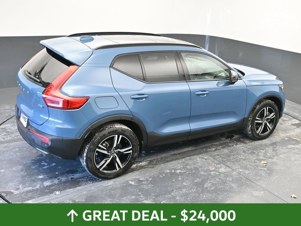 Used 2024 Volvo XC40 B5 Core image 40