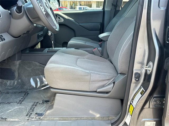 Used 2017 Nissan Frontier SV w/ SV Value Truck Package image 9