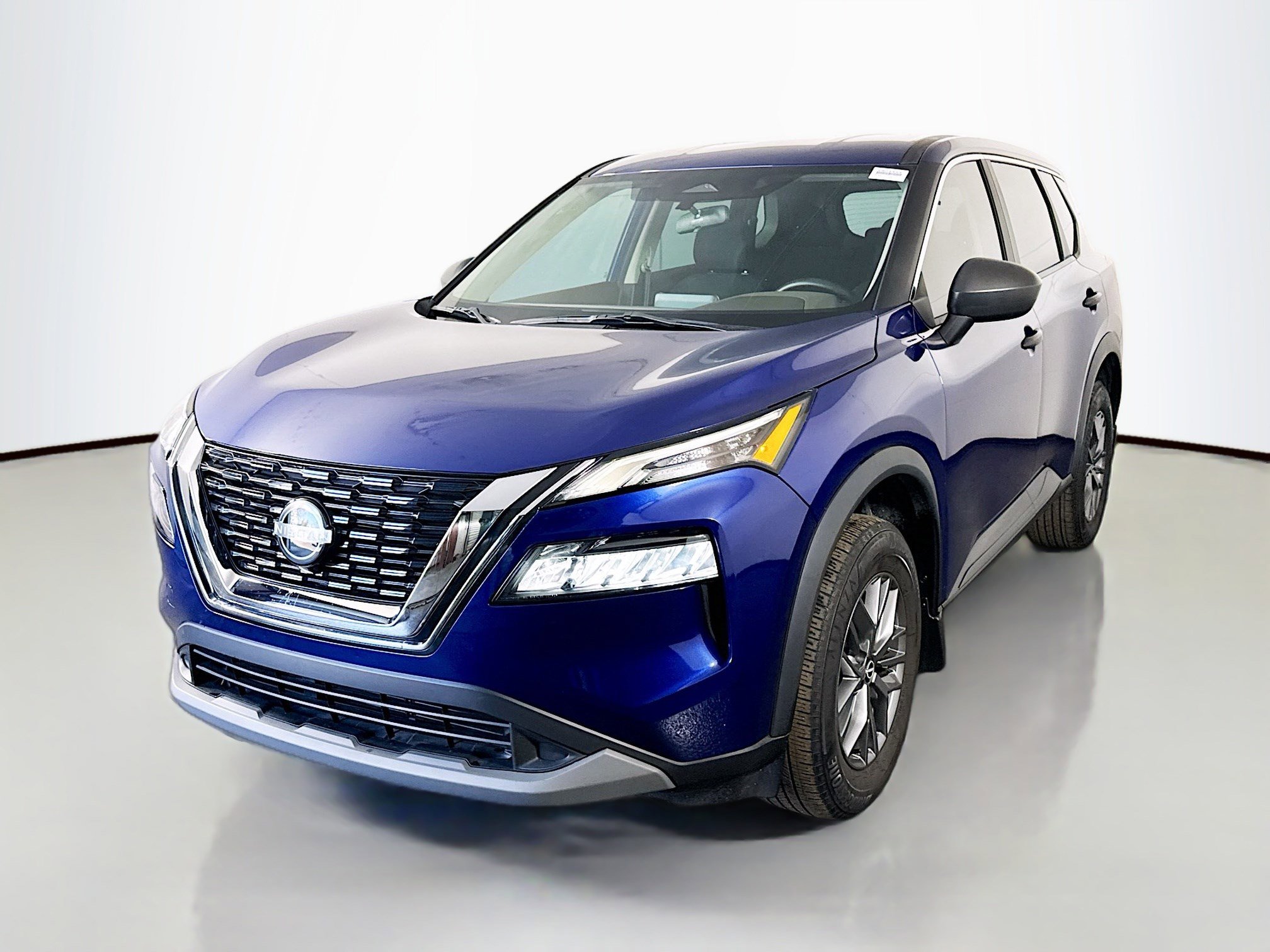 Used 2023 Nissan Rogue S image 4