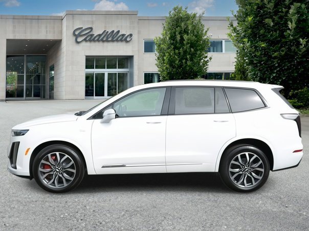 Used 2022 Cadillac XT6 Sport w/ Technology Package image 4