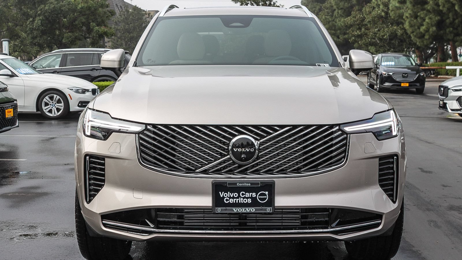 New 2026 Volvo XC90 T8 Plus w/ Protection Package Premier AWD/4WD image 2