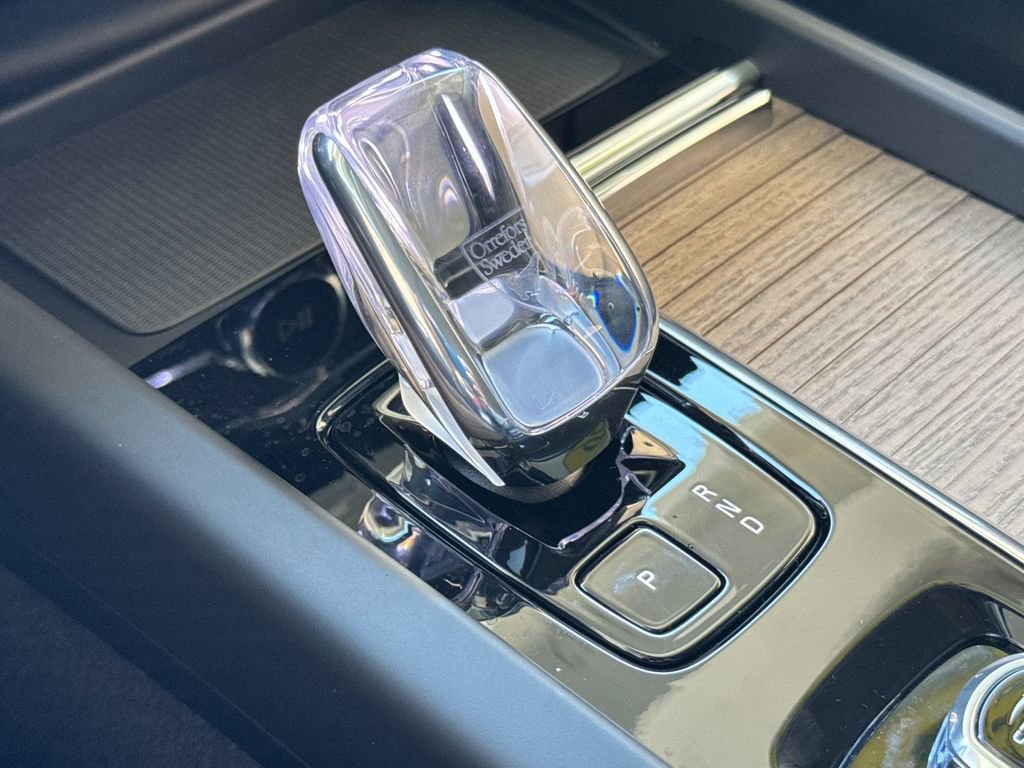 New 2026 Volvo XC60 B5 Ultra image 21