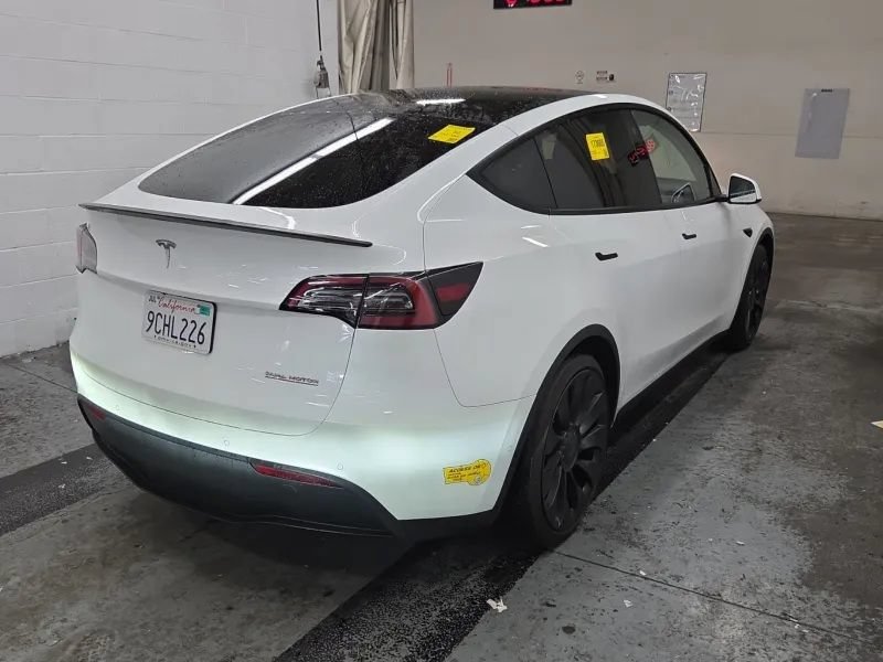 Used 2022 Tesla Model Y Performance AWD/4WD image 3