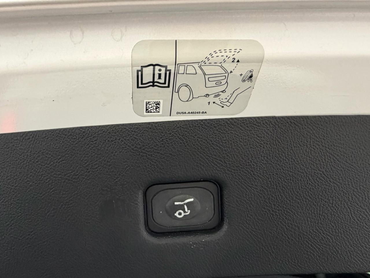 Used 2017 Lincoln MKX Reserve w/ Lincoln MKX Climate Package image 23