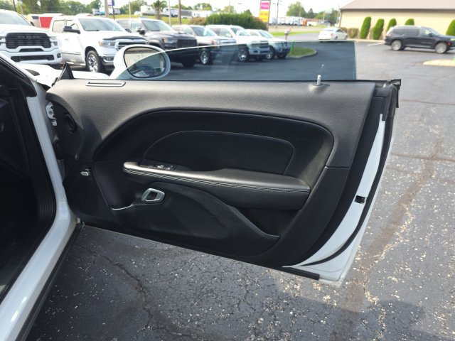 Used 2015 Dodge Challenger SXT Plus w/ Sound Group II RWD image 21