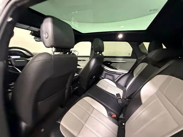 Used 2022 Land Rover Range Rover Evoque R-Dynamic SE image 14