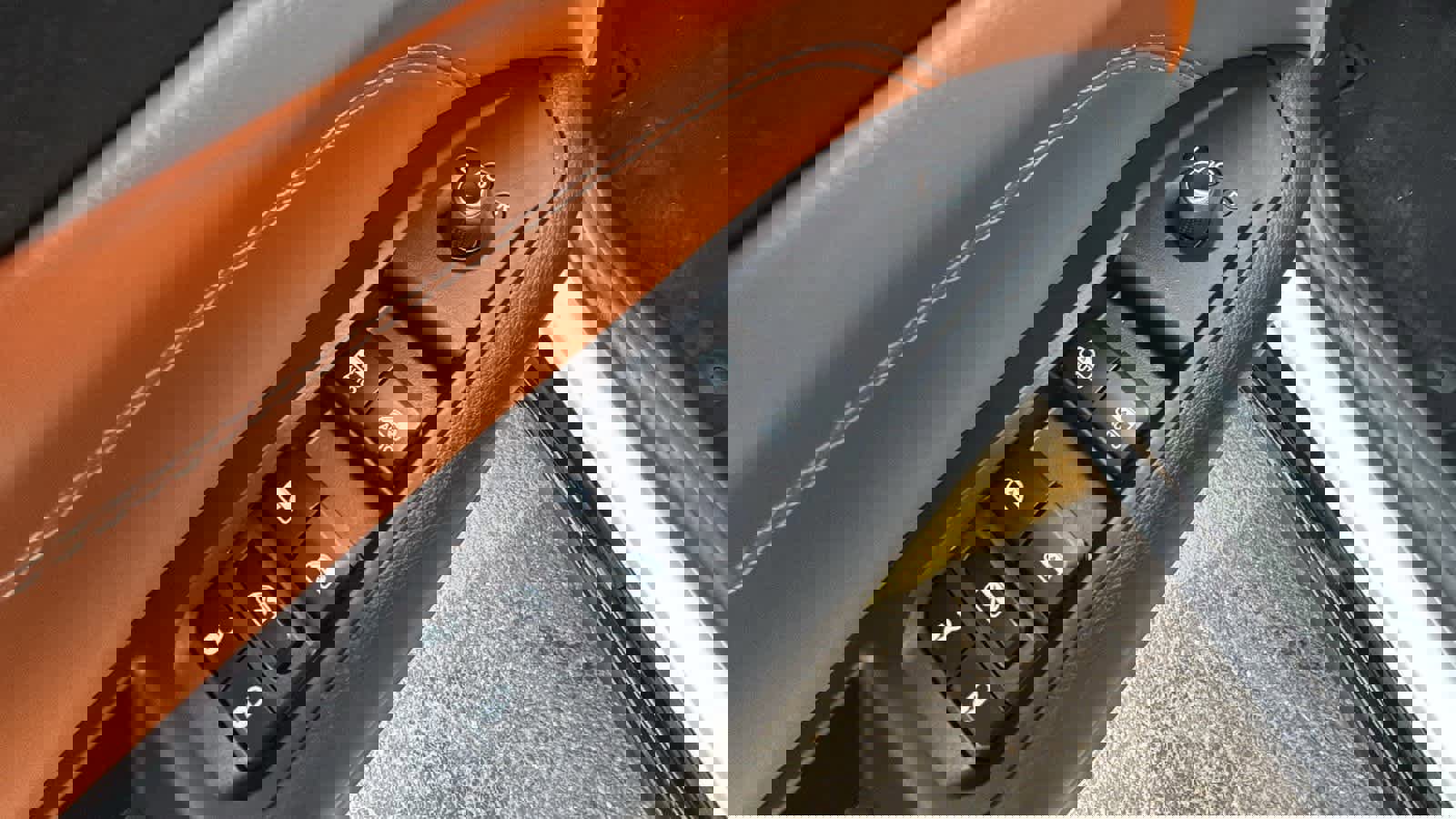 Used 2025 Jeep Compass Limited w/ Elite Group image 23