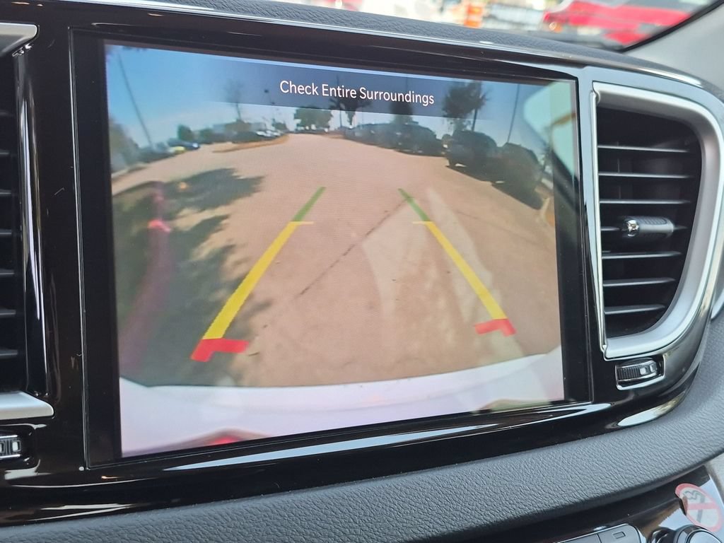 Used 2023 Chrysler Pacifica Touring-L FWD image 27