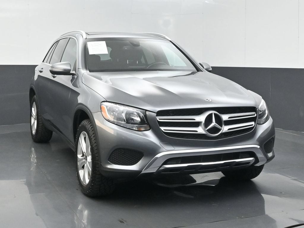 Used 2017 Mercedes-Benz GLC 300 4MATIC image 3