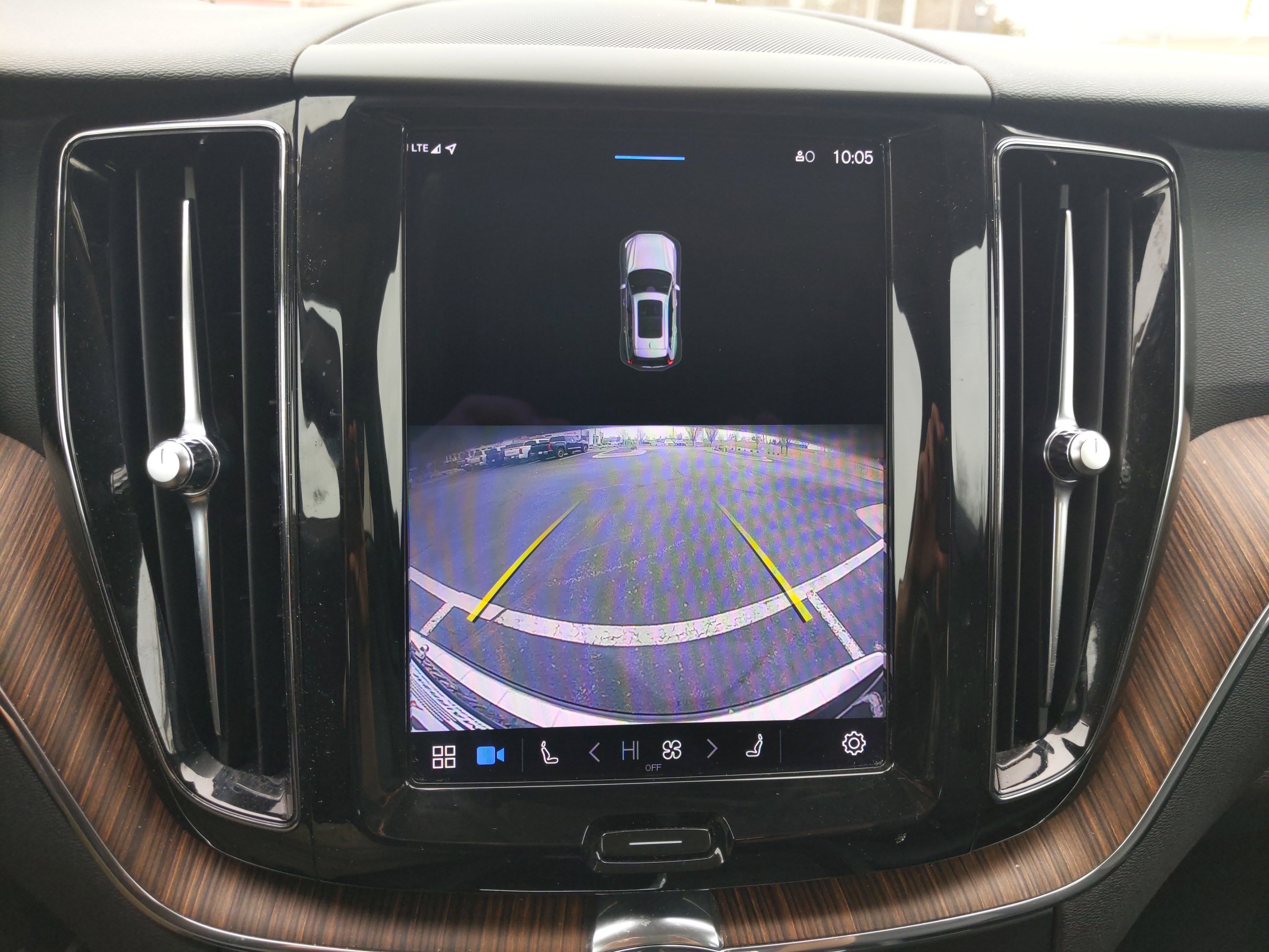 Used 2022 Volvo XC60 B5 Momentum w/ Protection Package Premier image 21