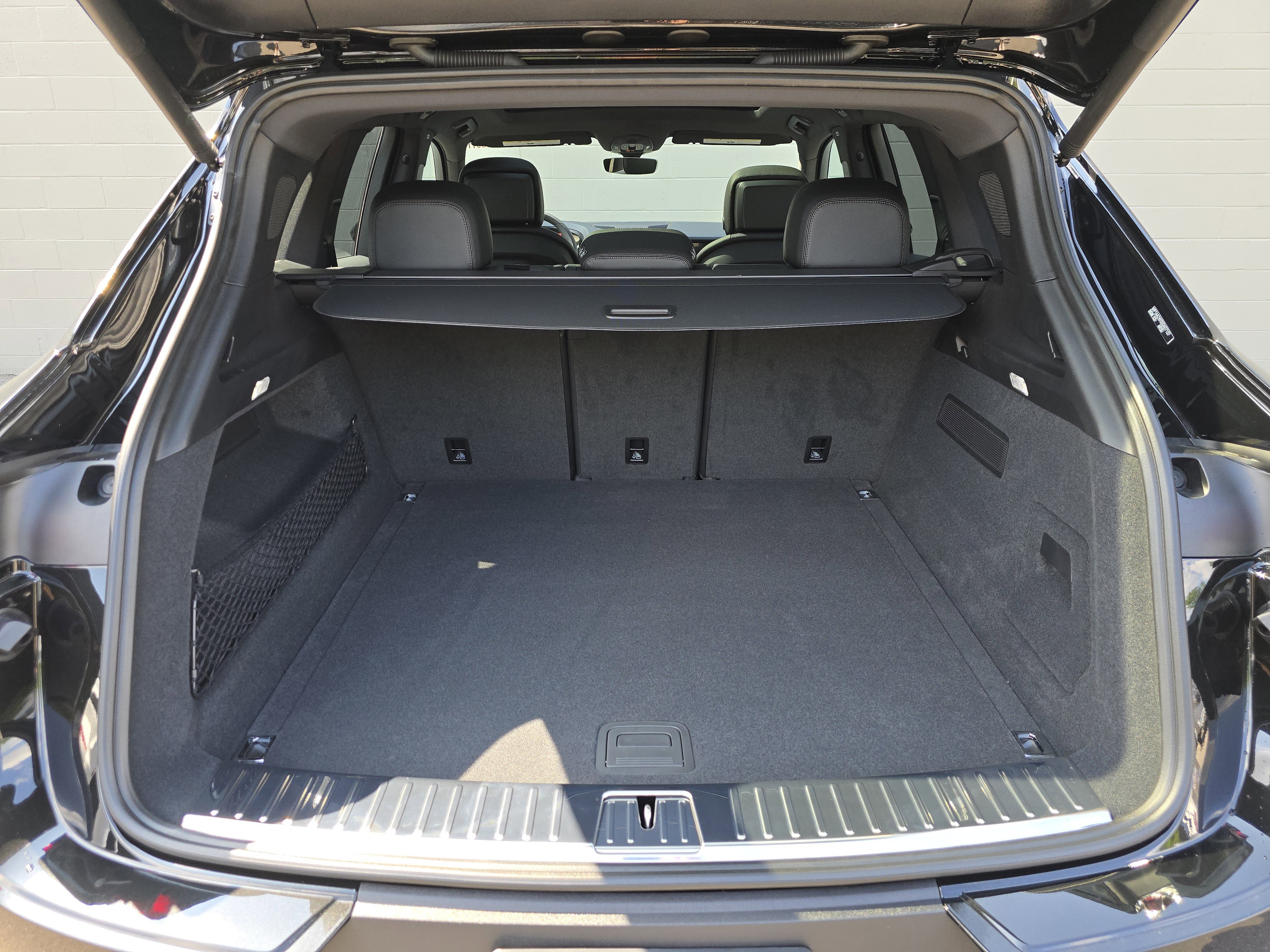 New 2025 Porsche Cayenne image 17