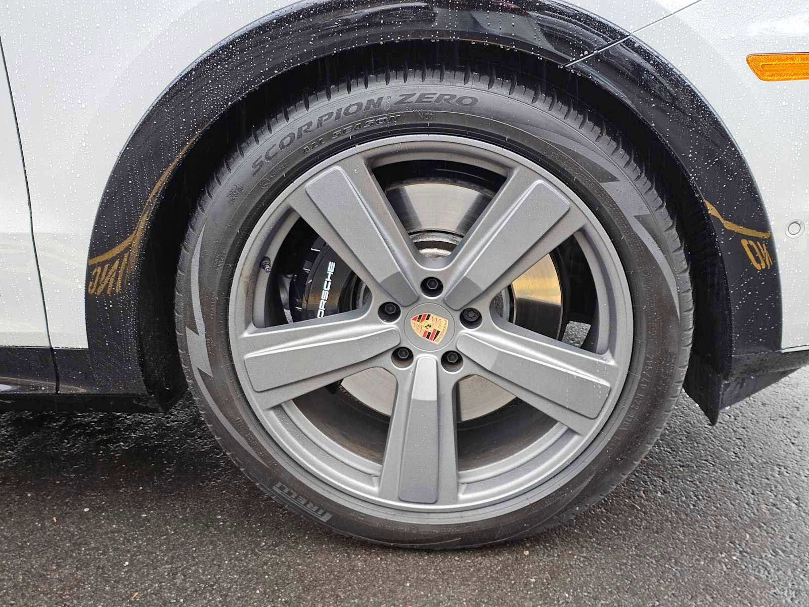 Used 2025 Porsche Cayenne GTS AWD/4WD image 9