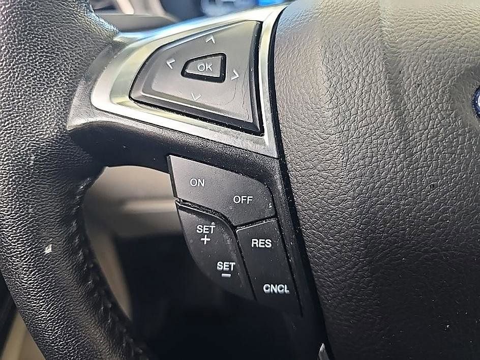Used 2023 Ford Edge Titanium AWD/4WD image 18