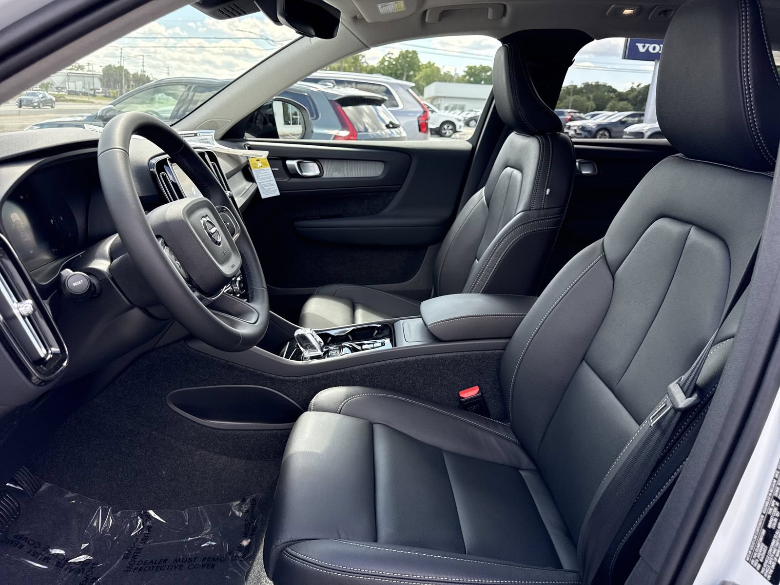 New 2026 Volvo XC40 B5 Ultra w/ Protection Package Premier AWD/4WD image 10