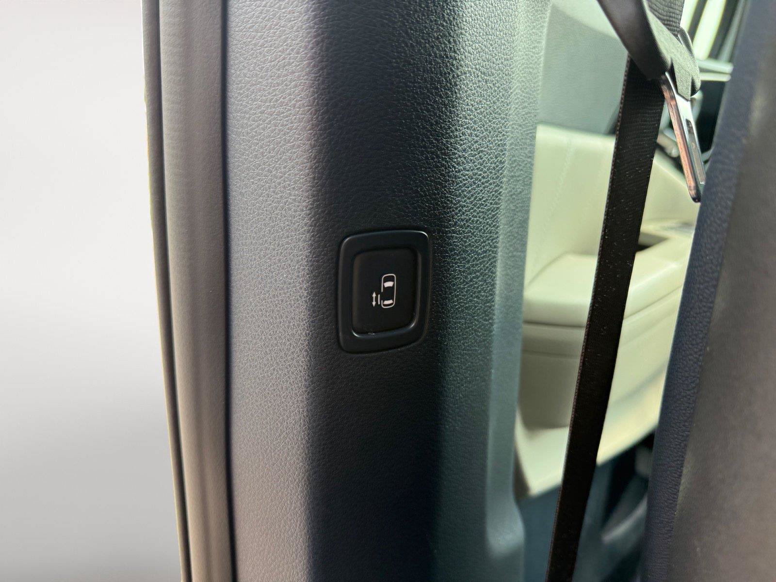 Used 2025 Kia Carnival SX Prestige FWD image 20