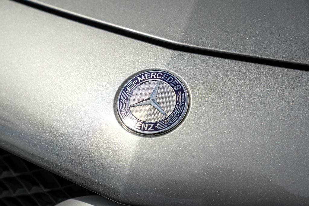 Used 2013 Mercedes-Benz SL 550 image 8
