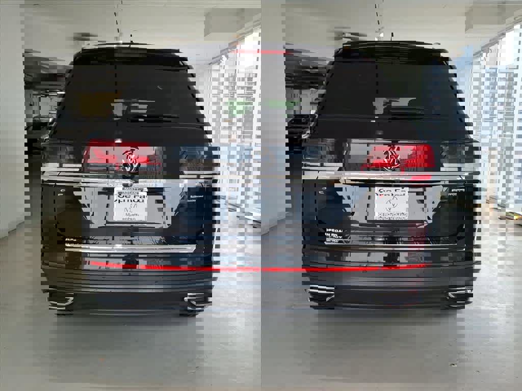 Used 2022 Volkswagen Atlas SE w/ Panoramic Sunroof Package image 5