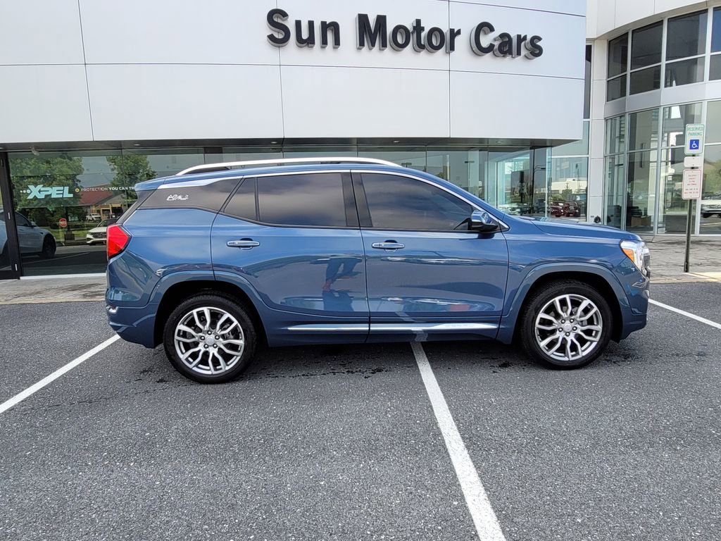 Used 2024 GMC Terrain Denali w/ Denali Premium Package image 2