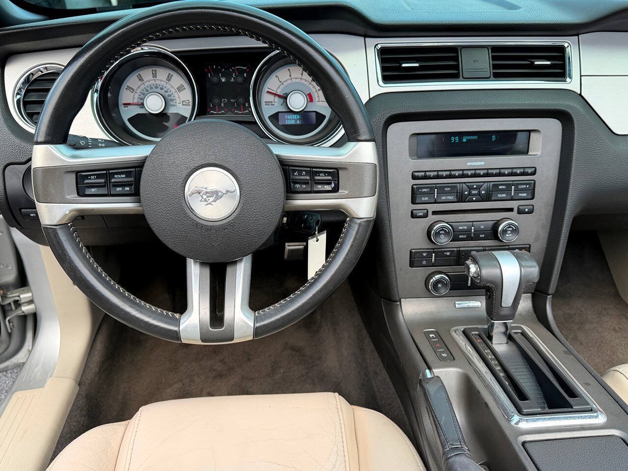 Used 2010 Ford Mustang Convertible RWD image 27